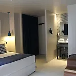 Pont Levis Boutique Hotel - 50M Cite Remparts Carcassonne מלון