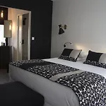 Pont Levis Boutique Hotel - 50M Cite Remparts Carcassonne מלון