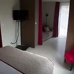 Pont Levis Boutique Hotel - 50M Cite Remparts Carcassonne מלון