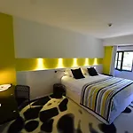 Pont Levis Boutique Hotel - 50M Cite Remparts Carcassonne מלון