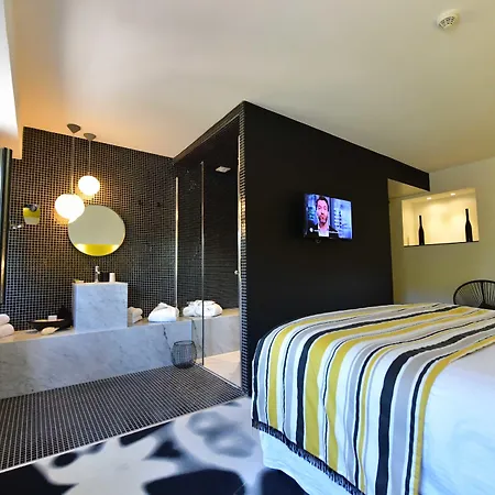 Hotel Pont Levis - Franck Putelat 4*