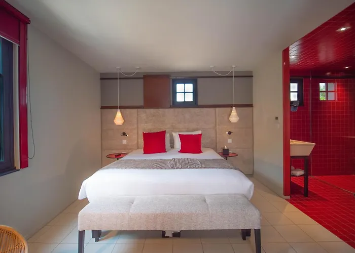 Отель Pont Levis Boutique - 4*