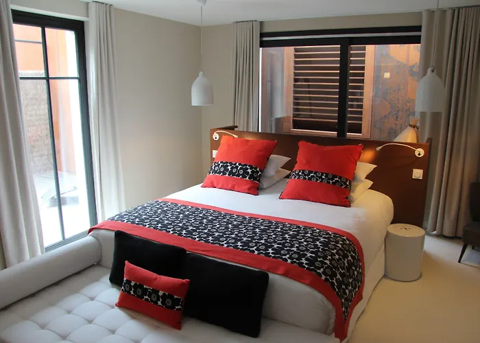 Отель Pont Levis Boutique - 4*