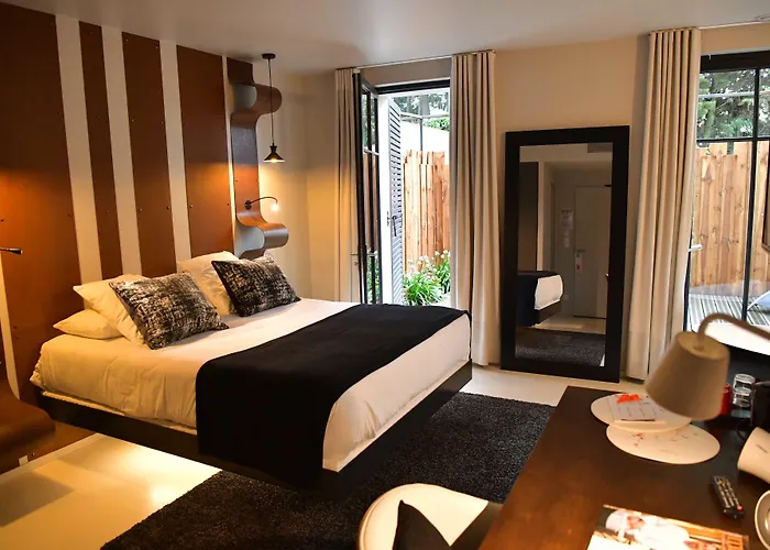 Pont Levis Boutique Hôtel - 50m Cité Remparts Carcassonne Hotel 4*