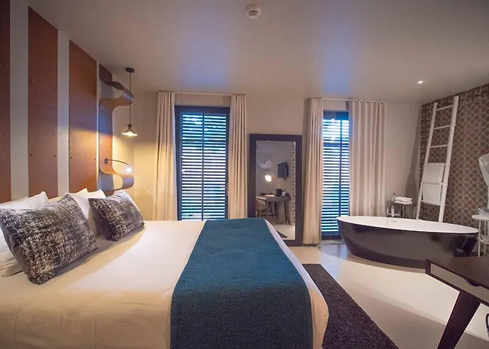 Pont Levis Boutique - 4* Каркассон