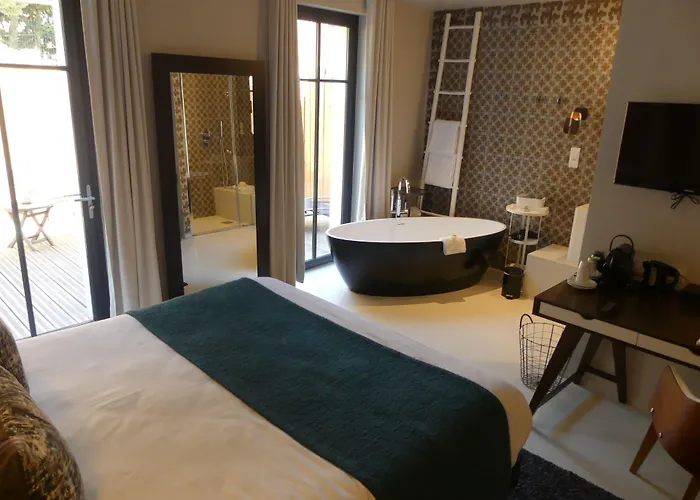 Pont Levis Boutique Hôtel - 50m Cité Remparts Carcassonne 4*